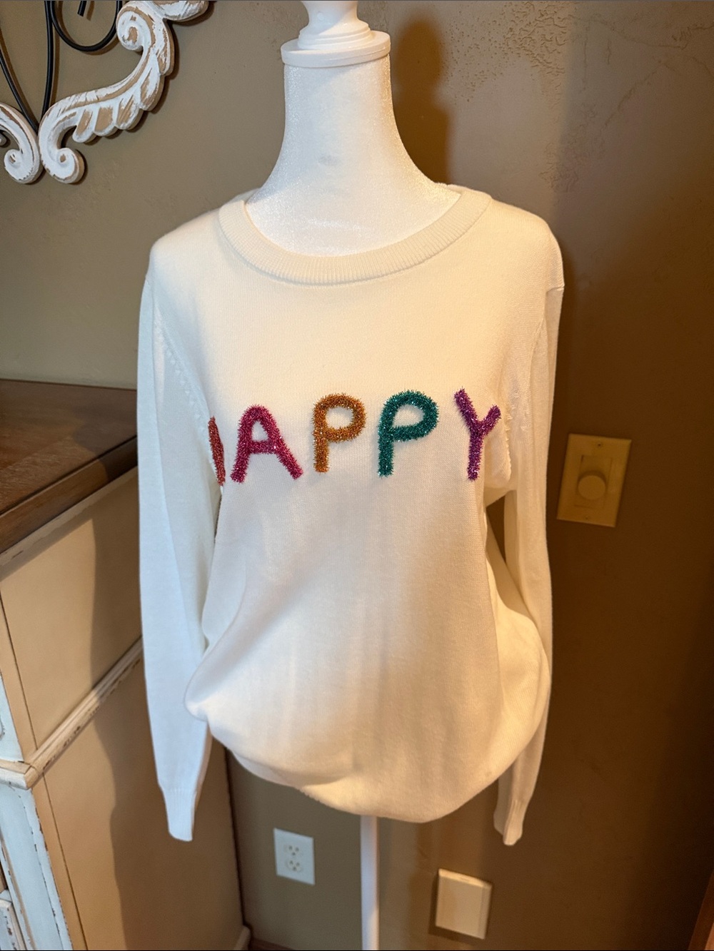 Staccato Cream Crewneck Sweater with Multicolor 'HAPPY' Lettering